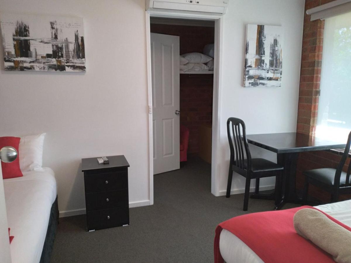 Pevensey Motor Lodge Echuca Bagian luar foto