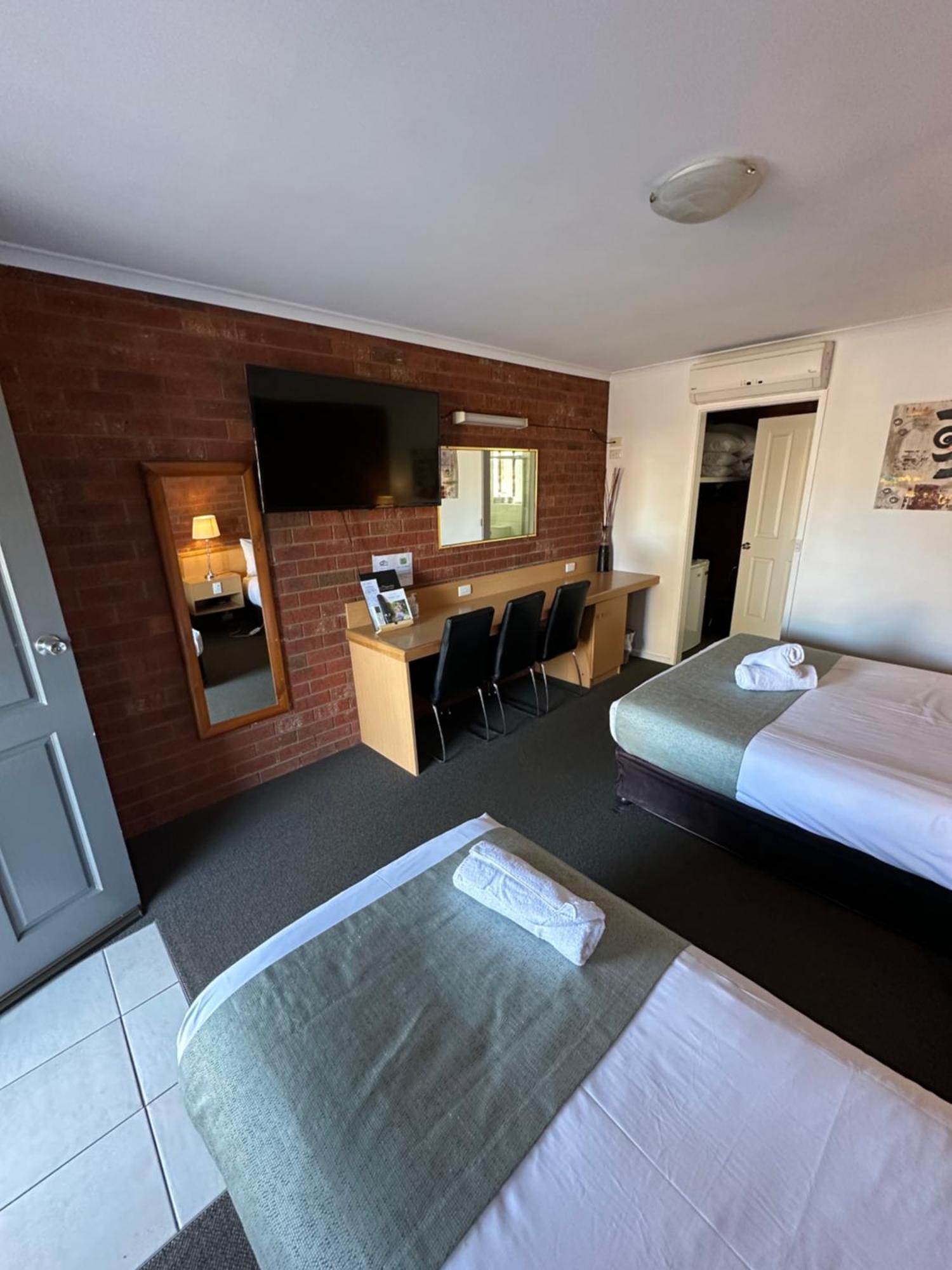 Pevensey Motor Lodge Echuca Bagian luar foto