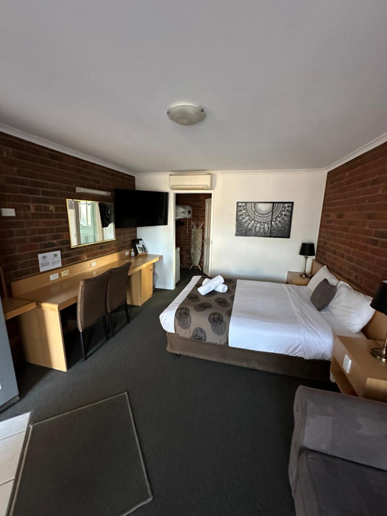 Pevensey Motor Lodge Echuca Bagian luar foto