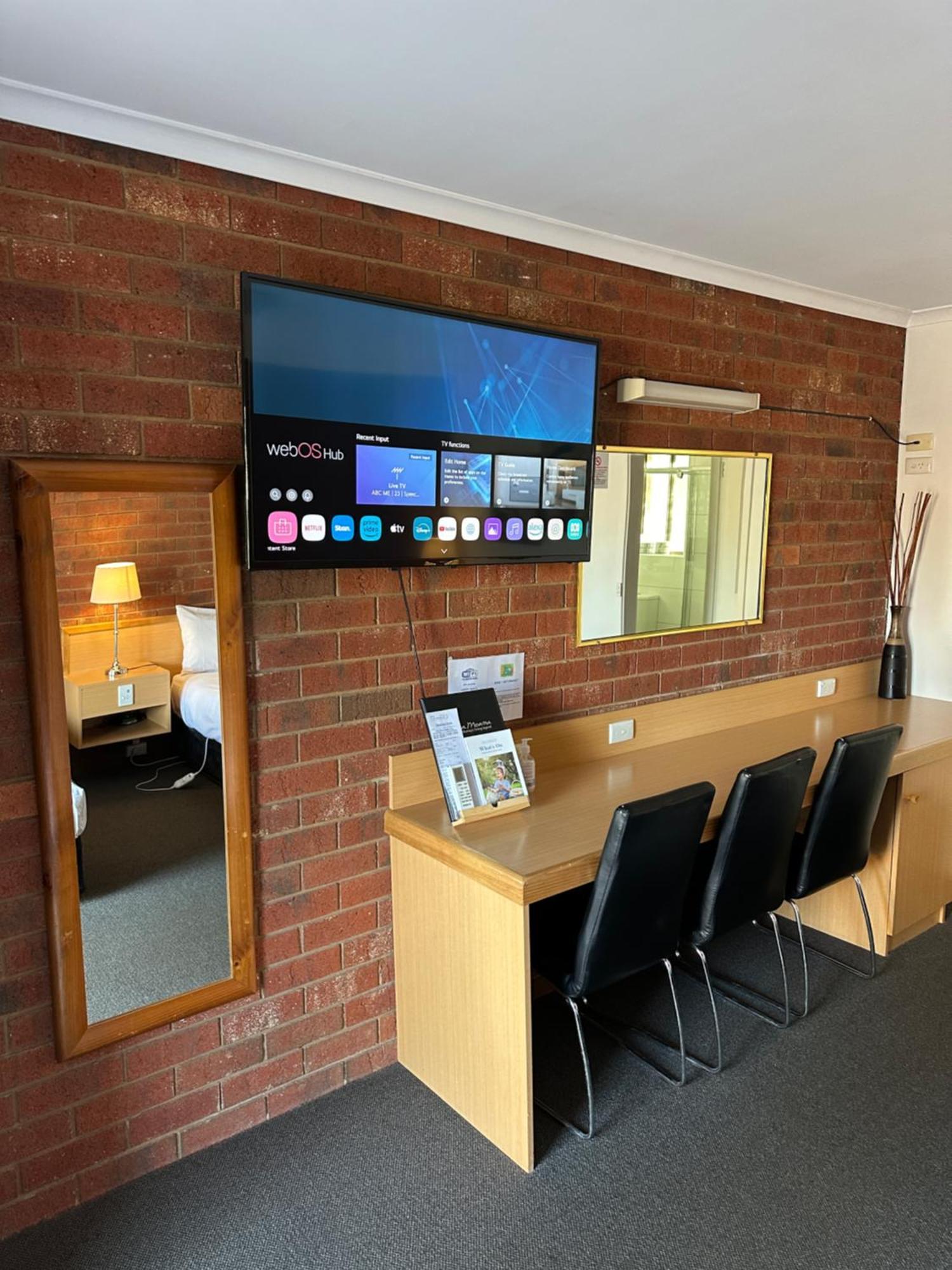 Pevensey Motor Lodge Echuca Bagian luar foto