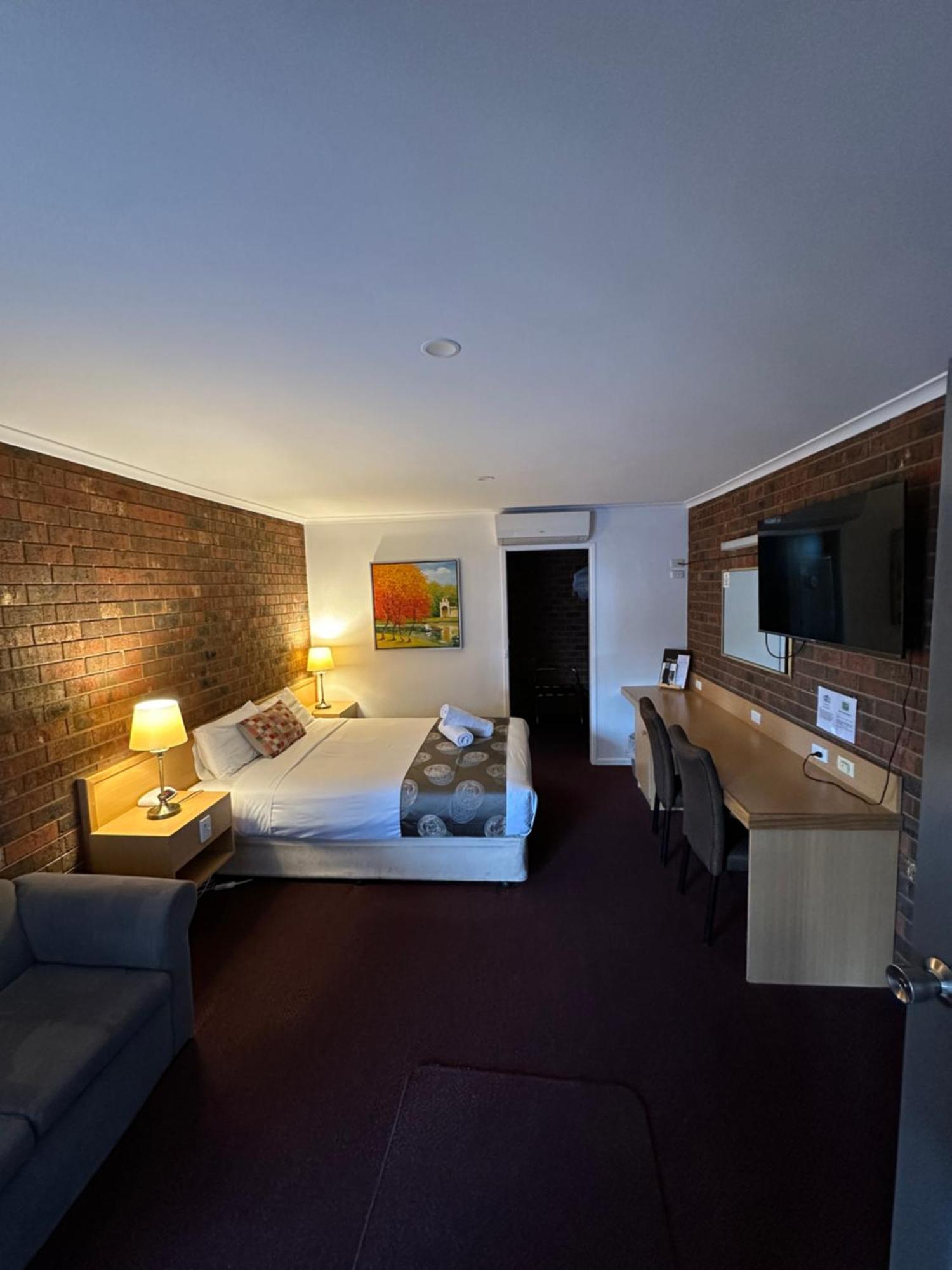 Pevensey Motor Lodge Echuca Bagian luar foto