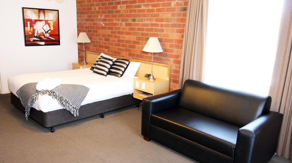 Pevensey Motor Lodge Echuca Bagian luar foto