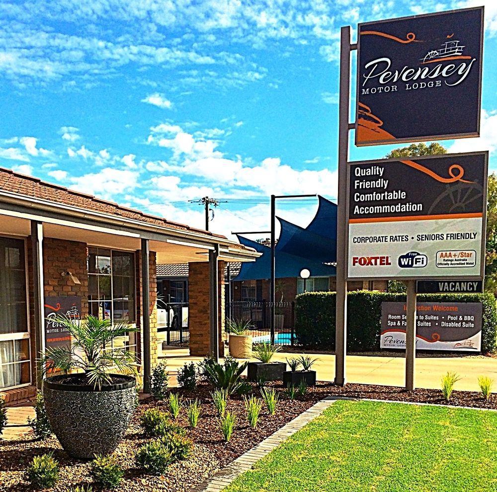 Pevensey Motor Lodge Echuca Bagian luar foto