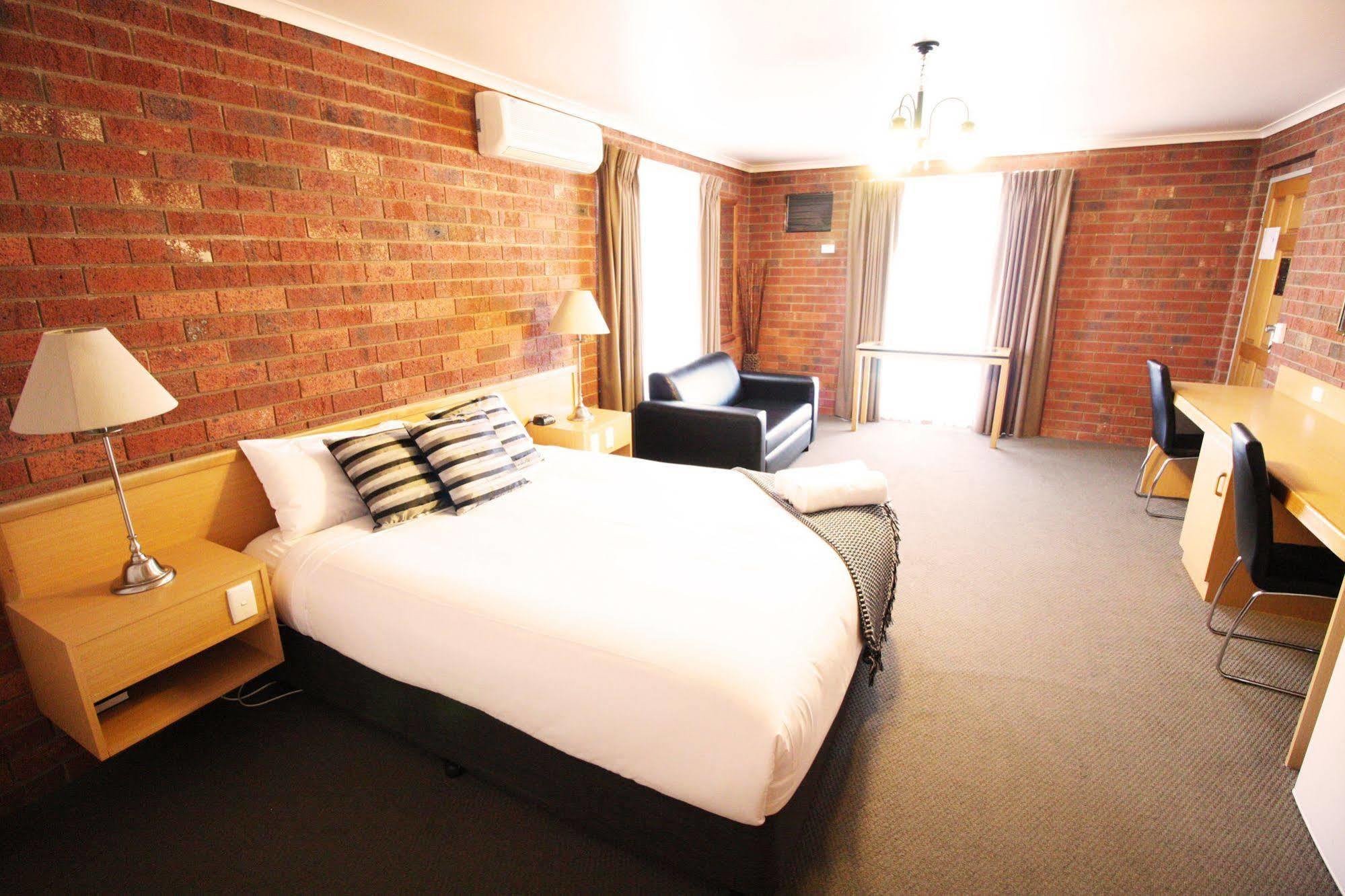 Pevensey Motor Lodge Echuca Bagian luar foto