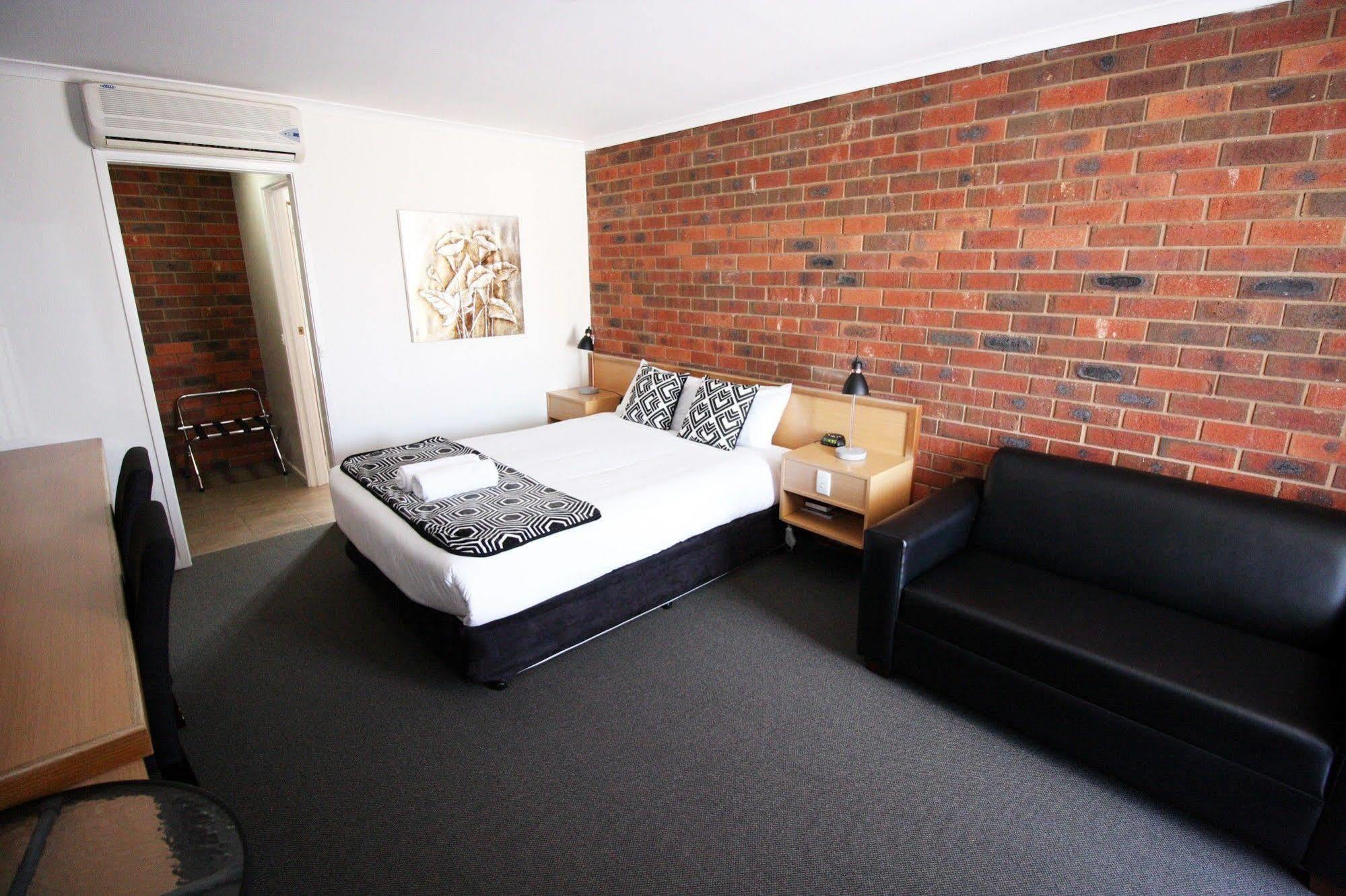 Pevensey Motor Lodge Echuca Bagian luar foto