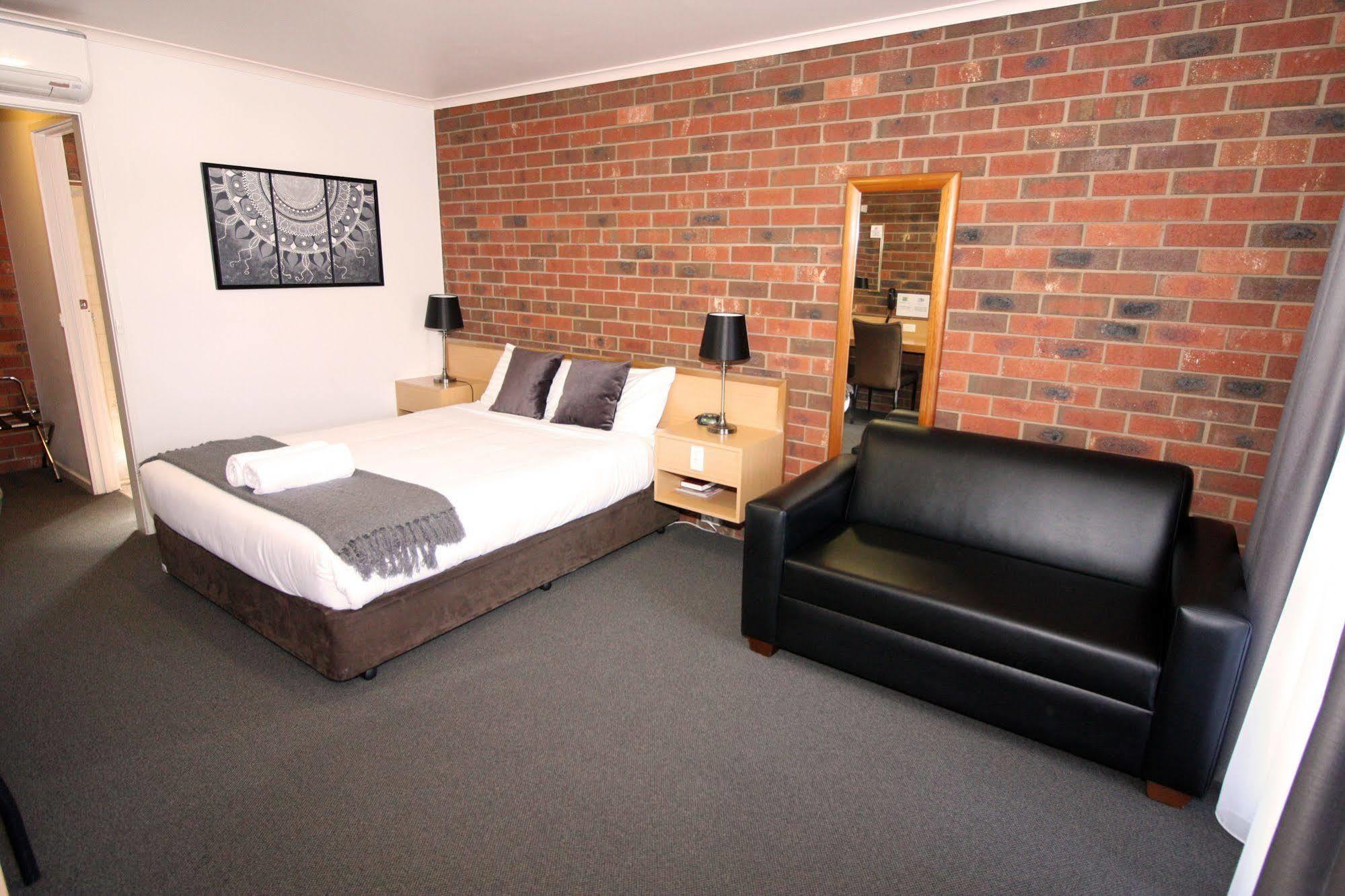 Pevensey Motor Lodge Echuca Bagian luar foto