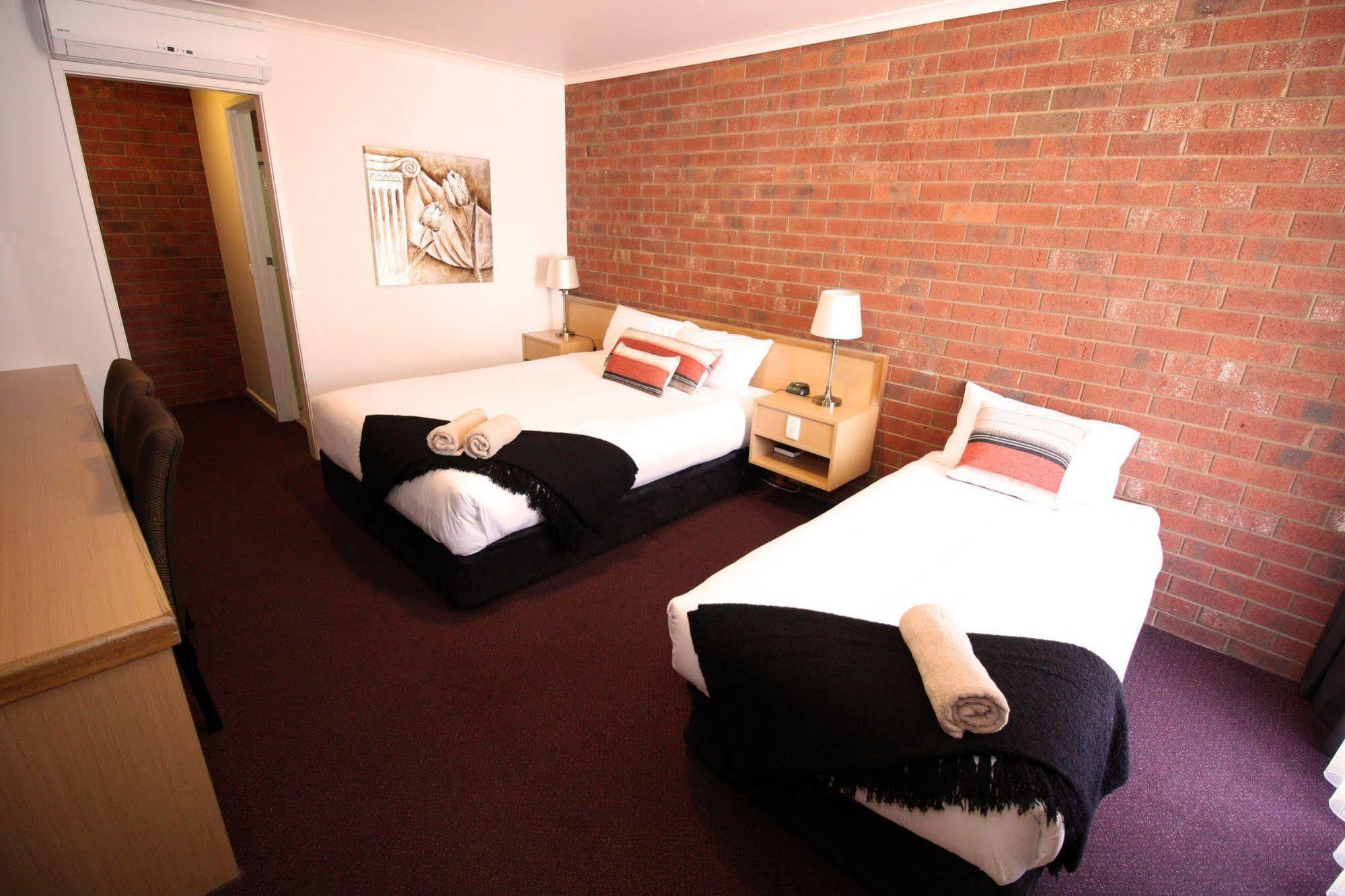 Pevensey Motor Lodge Echuca Bagian luar foto