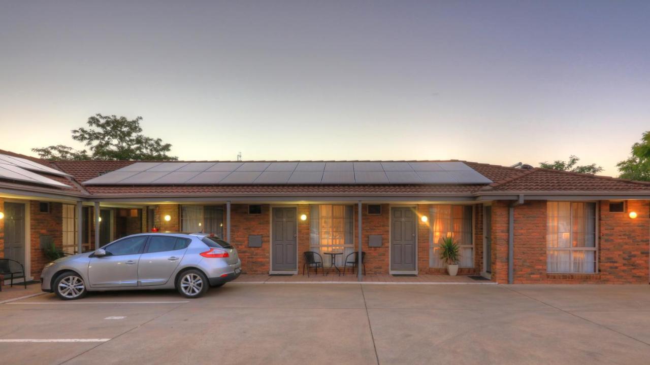 Pevensey Motor Lodge Echuca Bagian luar foto